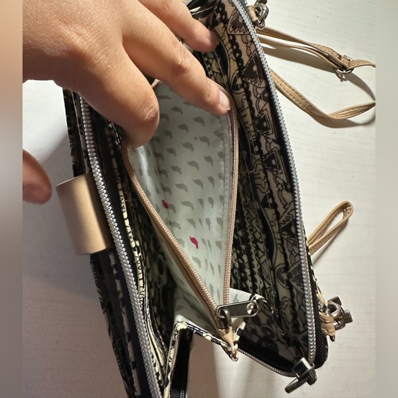 Sakroots Smartphone Wristlet Crossbody Wallet Purse (AS-IS) - Picture 3 of 7